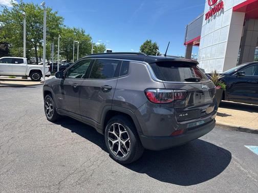 Baltic Gray Metallic Clearcoat 2024 Jeep Compass Limited