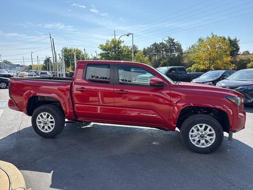 2025 Toyota Tacoma SR5