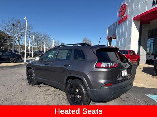 Granite Crystal Metallic Clearcoat 2019 Jeep Cherokee Altitude