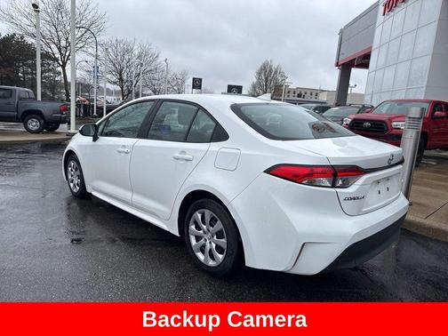 Ice Cap 2025 Toyota Corolla LE