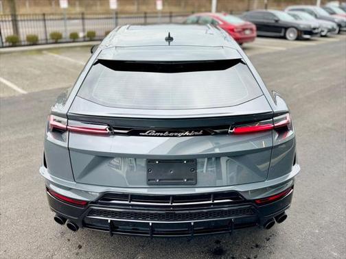 2024 Lamborghini Urus S