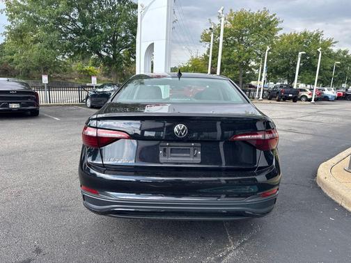 Platinum Gray Metallic 2024 Volkswagen Jetta 1.5T S