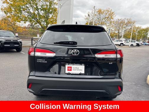 2025 Toyota Corolla Cross LE