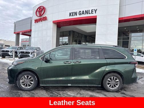 2023 Toyota Sienna XLE