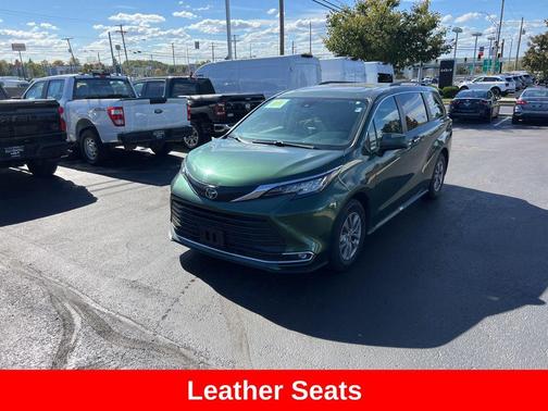 2023 Toyota Sienna XLE