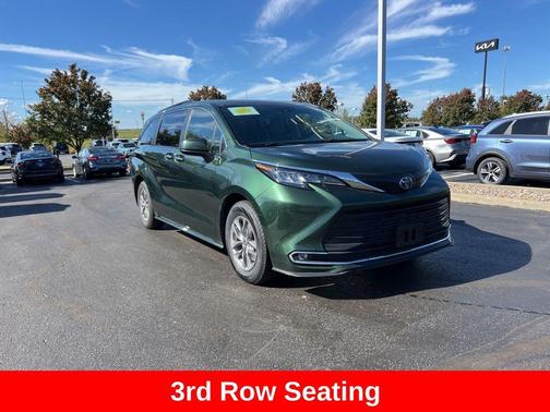 2023 Toyota Sienna XLE