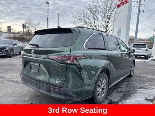 2023 Toyota Sienna XLE