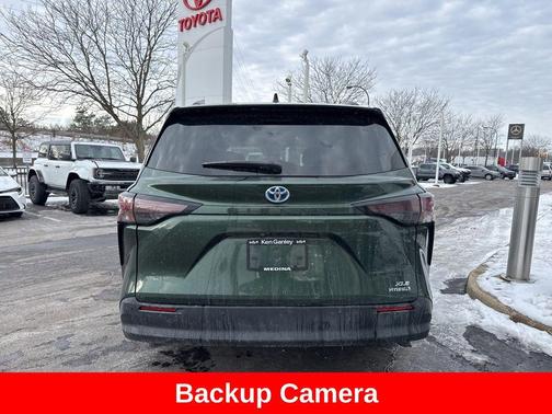 2023 Toyota Sienna XLE