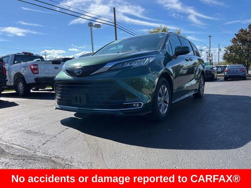 2023 Toyota Sienna XLE