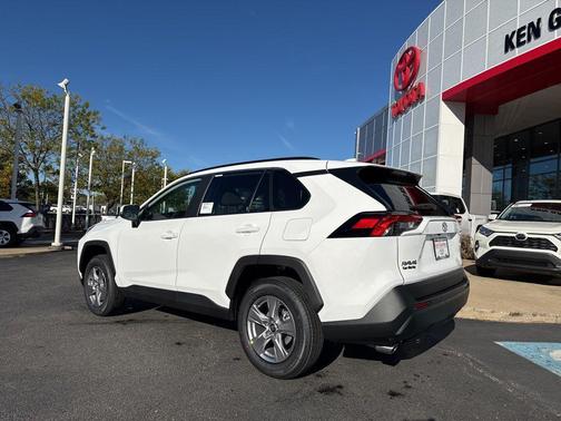 2025 Toyota RAV4 XLE