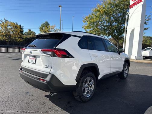 2025 Toyota RAV4 XLE