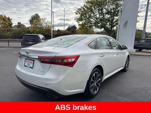 2018 Toyota Avalon XLE