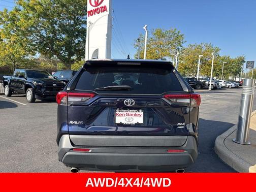 2020 Toyota RAV4 XLE