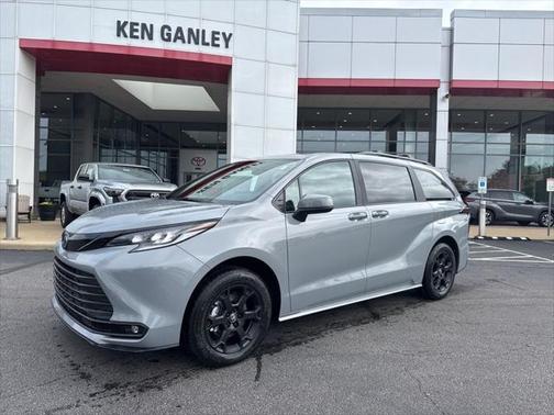 2025 Toyota Sienna Woodland Edition