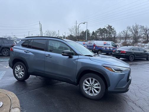 2025 Toyota Corolla Cross LE