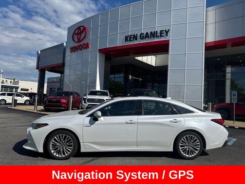 Pearl 2019 Toyota Avalon Hybrid Limited