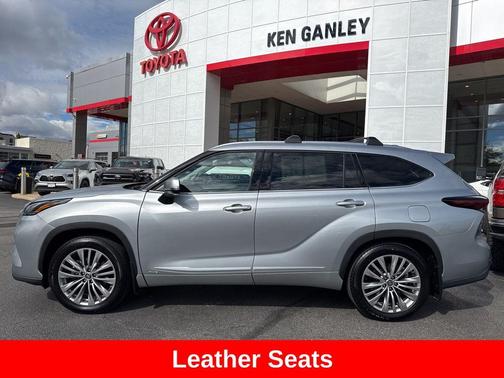 2025 Toyota Highlander Hybrid Platinum