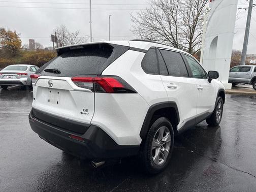 2025 Toyota RAV4 Hybrid LE