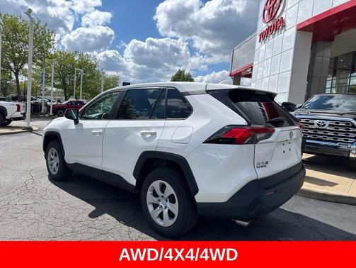 Ice Cap 2024 Toyota RAV4 LE