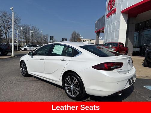 2018 Buick Regal Sportback Essence