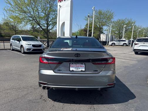 Heavy Metal with Midnight Black Metallic roof [extra_cost_color] 2026 Toyota Camry