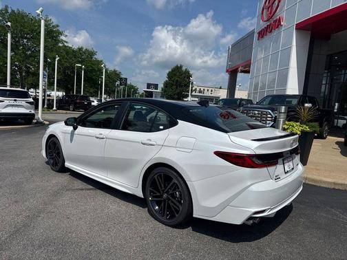 Pearl 2026 Toyota Camry XSE