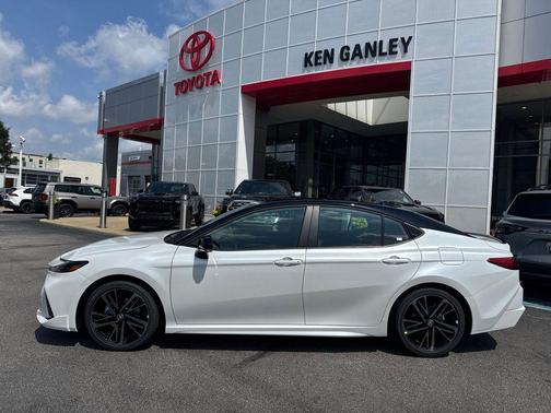 Pearl 2026 Toyota Camry XSE