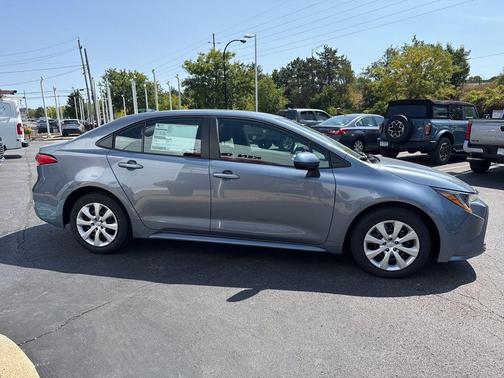 2025 Toyota Corolla LE