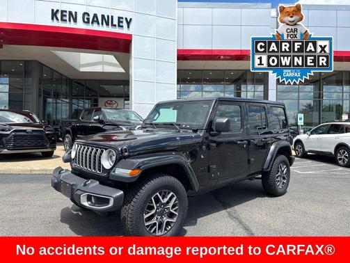 Black Clearcoat 2025 Jeep Wrangler 4-Door Sahara 4x4