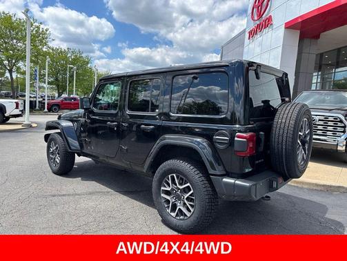 Black Clearcoat 2025 Jeep Wrangler 4-Door Sahara 4x4