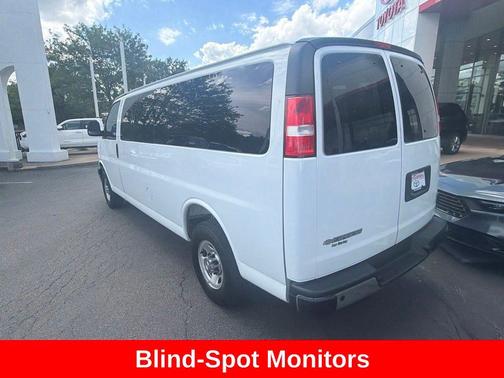 Summit White 2025 Chevrolet Express 3500 RWD 3500 Extended Wheelbase LT