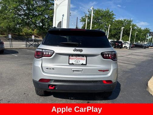 Silver Zynith Metallic Clearcoat 2025 Jeep Compass Trailhawk