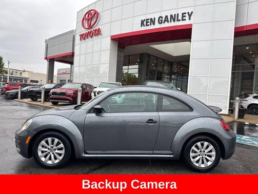 Platinum Gray Metallic 2018 Volkswagen Beetle 2.0T S