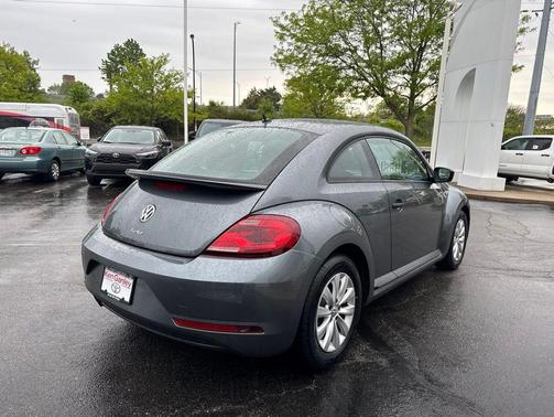 Platinum Gray Metallic 2018 Volkswagen Beetle 2.0T S