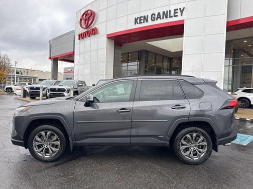 2022 Toyota RAV4 Hybrid XLE Premium