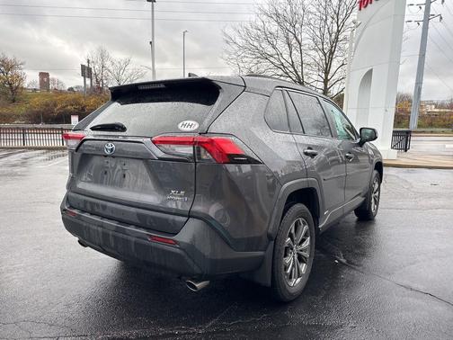 2022 Toyota RAV4 Hybrid XLE Premium