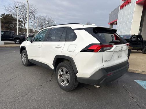 2025 Toyota RAV4 Hybrid LE