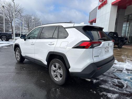 2025 Toyota RAV4 XLE