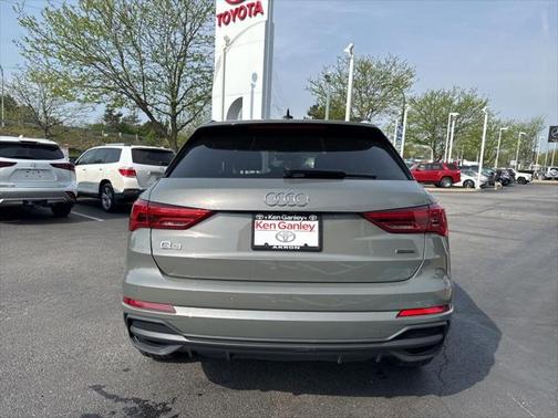 2024 Audi Q3 Premium 45 TFSI S line quattro Tiptronic