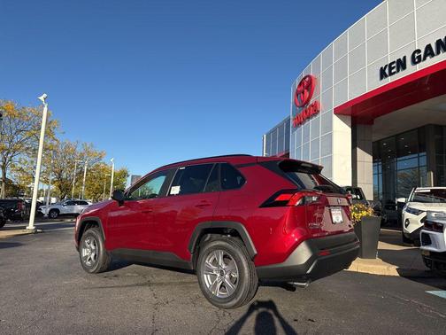 2025 Toyota RAV4 XLE
