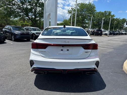 Snow White Pearl 2023 Kia Forte GT
