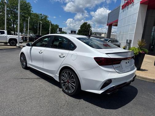 Snow White Pearl 2023 Kia Forte GT