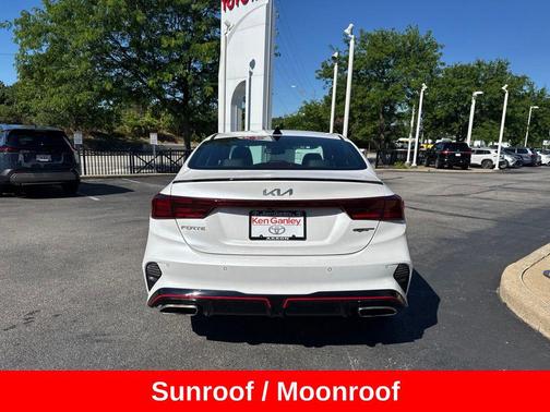 Snow White Pearl 2023 Kia Forte GT