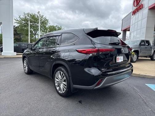 2022 Toyota Highlander Platinum