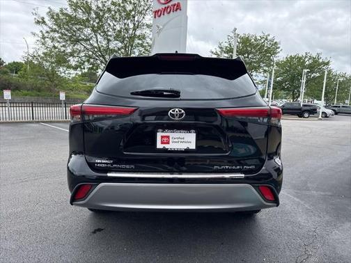2022 Toyota Highlander Platinum