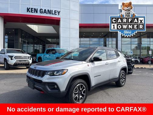 Silver Zynith Metallic Clearcoat 2025 Jeep Compass Trailhawk