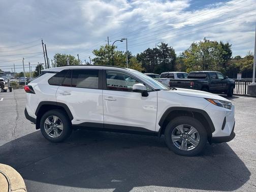 2025 Toyota RAV4 Hybrid XLE