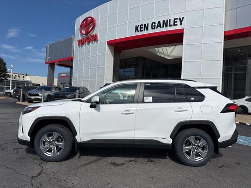 2025 Toyota RAV4 Hybrid XLE