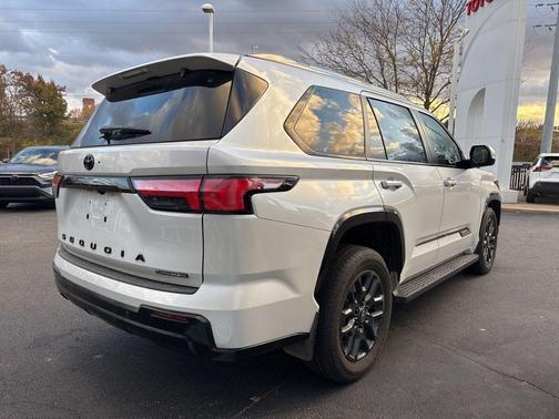 2025 Toyota Sequoia Platinum