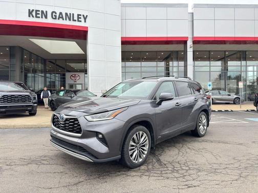 2021 Toyota Highlander Hybrid Platinum